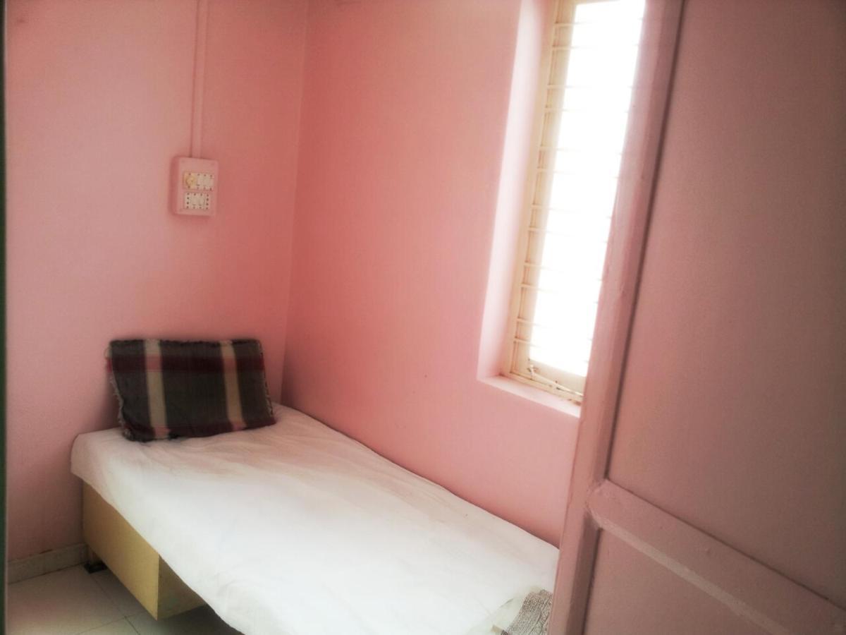 Shree Balaji Guest House Nashik Rum bild